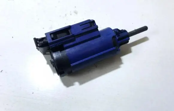 Audi A4 S4 B6 8E 8H Brake pedal sensor switch 8e0927189 19322005