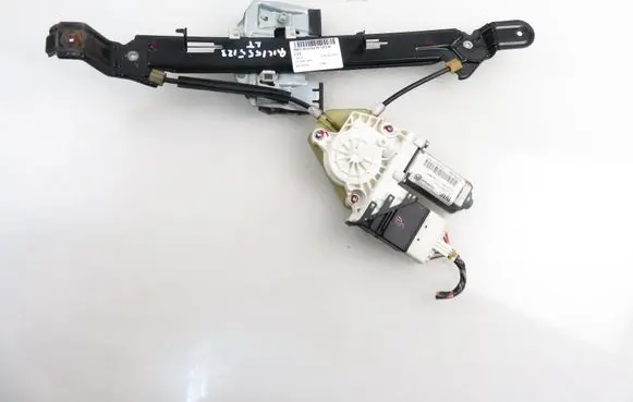 Seat Leon (1P) Rear door window regulator with motor 1K0959703N