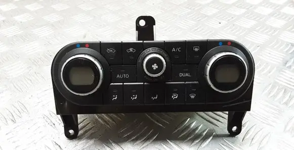 Nissan Qashqai Climate control unit 27500JD45B