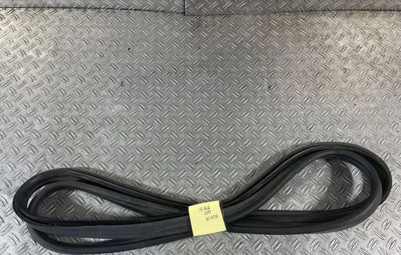 Mercedes-Benz ML W164 Seal rubber (tailgate) 