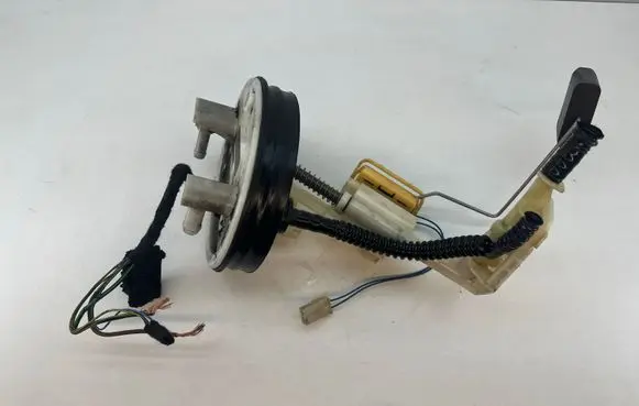 Mercedes-Benz C W203 Fuel level sensor A2114701641