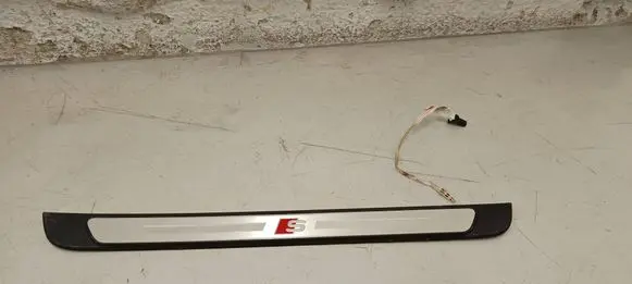 Audi A3 8Y Front sill (body part) 8Y0947417A S-LINE