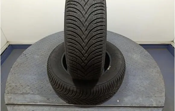 Nissan Almera Tino R17 winter tire 3528704375585