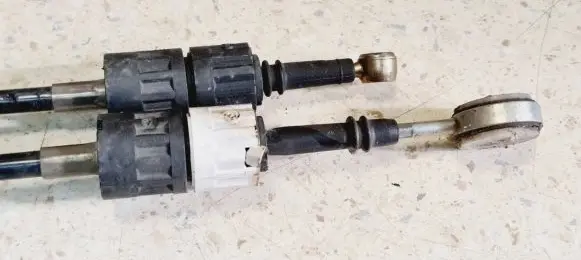 Ford Focus Gear shift cable linkage XS4R7E395HB