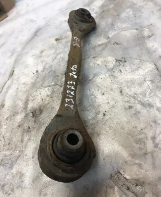 Volkswagen Jetta VI Rear upper control arm/wishbone