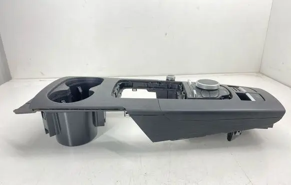Audi A3 S3 8V Center console 8V1864261A