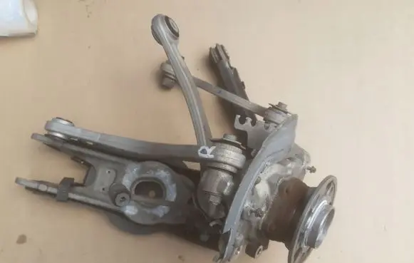 Mercedes-Benz C W205 Stub axle A2053570106 A2053523300 A2053570206