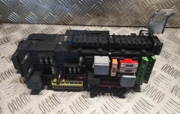 Mercedes-Benz E W212 Fuse box set 2129004901 A2129004901