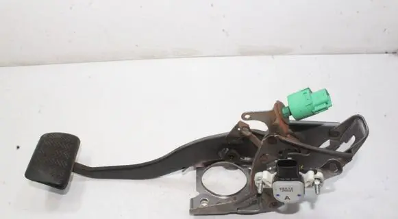 Toyota Prius+ (ZVW40) Brake pedal 8951020041