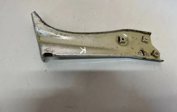 Fender mounting bracket