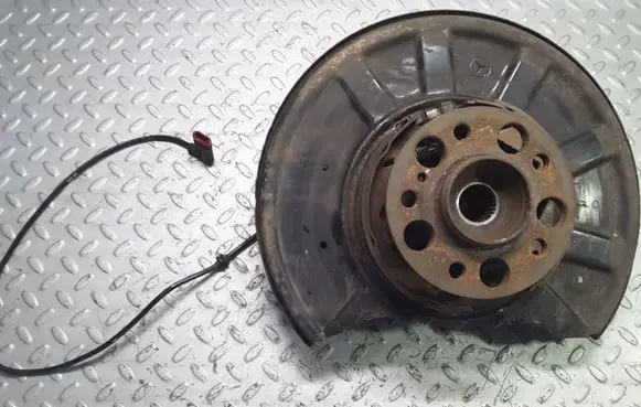 Mercedes-Benz GLK (X204) Rear wheel hub