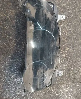 Toyota Sienna XL20 II Speedometer (instrument cluster) 8380008180