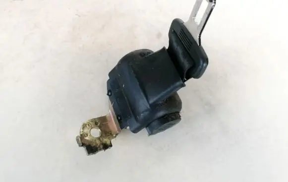 Audi 80 90 S2 B4 Middle seatbelt (rear) 8a9857713a e40419115