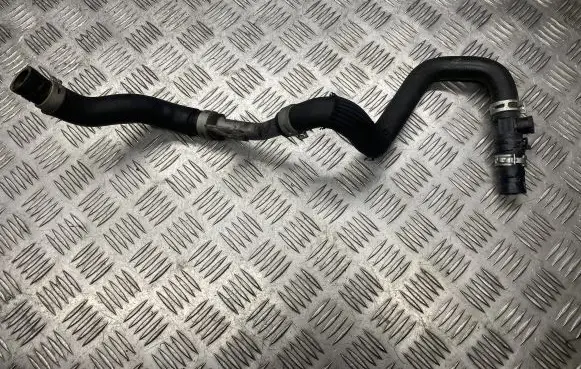 Coolant pipe/hose