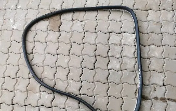 Renault Laguna III Rear door rubber seal (on body) 
