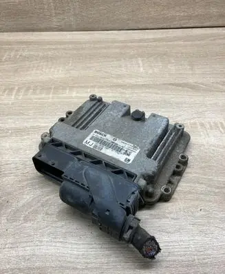 Opel Zafira A Engine control unit/module ECU 55570807 0281015767
