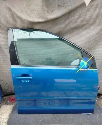 Volkswagen Polo IV 9N3 Front door 