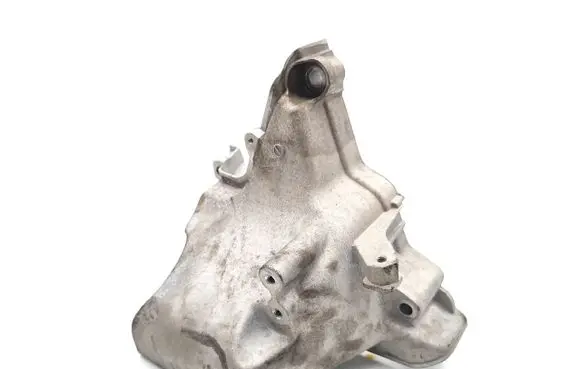 Audi A1 Engine mounting bracket 04C199207F