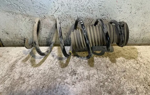 Chevrolet Cruze Front coil spring