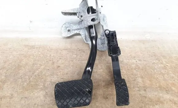 Audi Q7 4M Brake pedal 4M1723117B 8W1723523