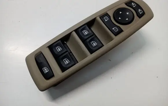 Renault Megane III Quarter vent window switch 809610018R