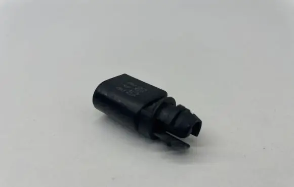 Audi A6 S6 C6 4F Outside/exterior temperature sensor 8Z0820335