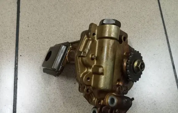 Toyota RAV 4 (XA20) Oil pump 0000