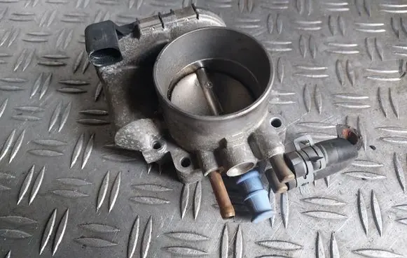 Audi A6 S6 C5 4B Throttle valve 078133062B
