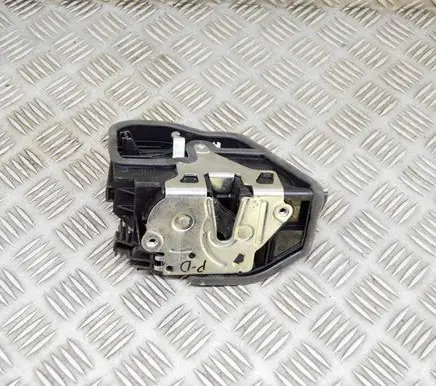 BMW X3 F25 Front door lock 7276668