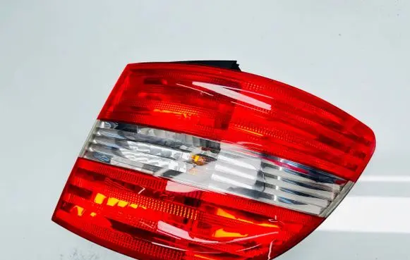 Mercedes-Benz B W245 Rear/tail lights A1698200377
