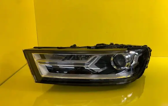Audi Q7 4M Headlight/headlamp 4M0941005