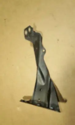Audi A4 S4 B7 8E 8H Fender mounting bracket 8E0821135C