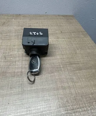 Mercedes-Benz E W211 Ignition lock 2115451008 33002207