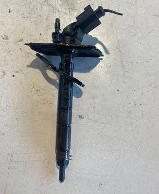 Audi A5 8T 8F Fuel injector 0445115058