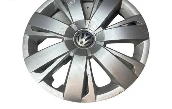 Volkswagen Jetta VI R16 wheel hub/cap/trim 5C0601147A