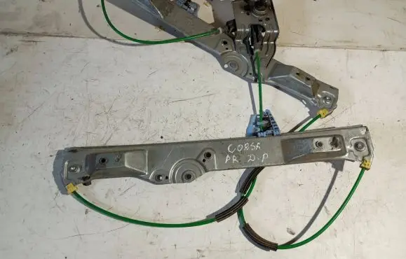 Opel Corsa C Front door manual window regulator 