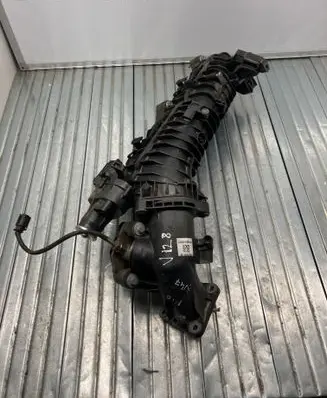 BMW 5 F10 F11 Intake manifold 7807991 8506406