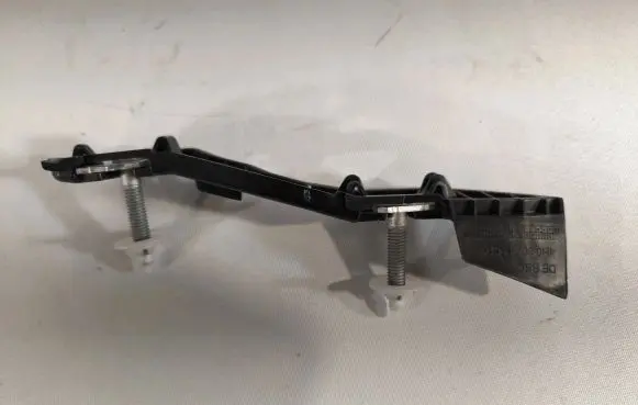 Audi A8 S8 D4 4H Front bumper mounting bracket 4H0807131B