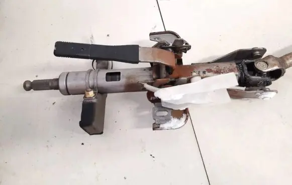 Mitsubishi Pajero Steering wheel axle