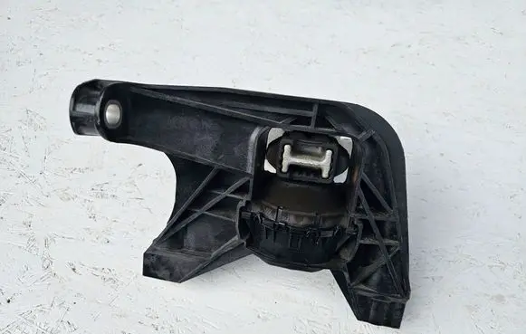 Peugeot 3008 II Engine mount bracket 091622