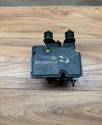 Volkswagen Caddy ABS Pump 2K0907379A E0U4H05F11 10097003173