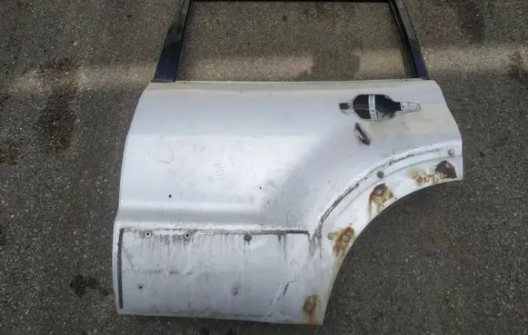 Mitsubishi Pajero Rear door pilkos