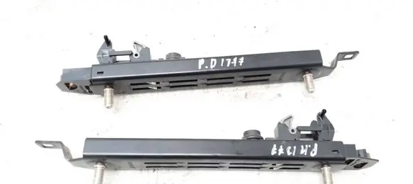 Opel Meriva A Seat belt adjustment rail 13104076