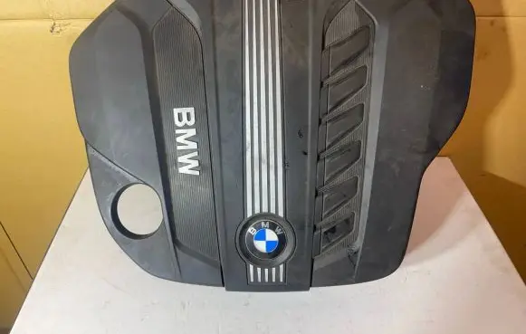 BMW X5 E70 Engine cover (trim) 7812063