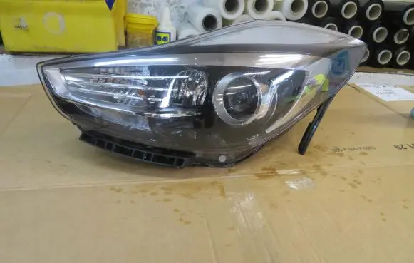 Hyundai ix20 Headlight/headlamp 92101-1K