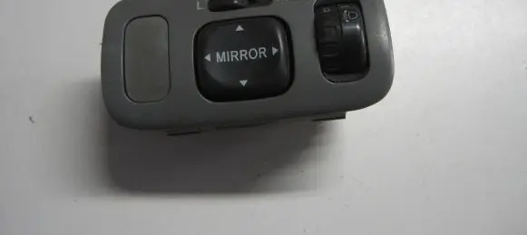 Toyota Yaris Wing mirror switch 777193