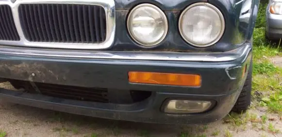 Under headlight/headlamp trim