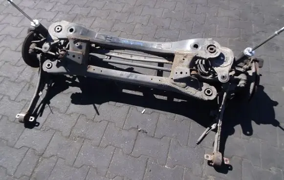 Toyota Auris E180 Rear axle beam with reductor 