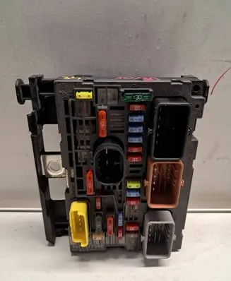 Peugeot 5008 Fuse box set 9675877980