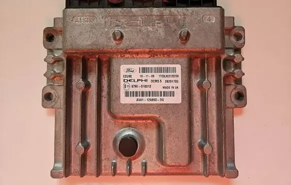 Ford Kuga I Engine control unit/module AV4112A650DG 28291700 AV41-12A650-DG